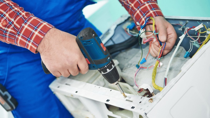 Evren Hisense Hisense çamaşır makinesi kart tamiri – Su almama arızası orijinal parça ile giderildi. - Teknik servis örneği